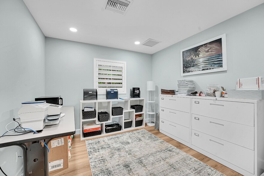 More Photos Of 101 SE Martin Luther King Jr Blvd, Stuart Office For Sale