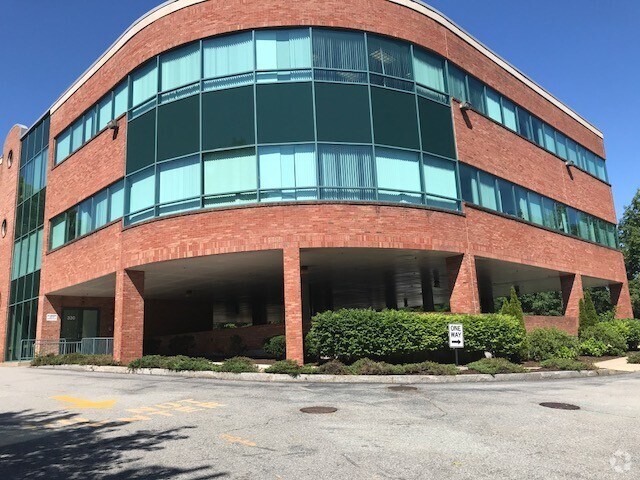 More Photos Of 330 Bear Hill Rd, Waltham Office For Lease