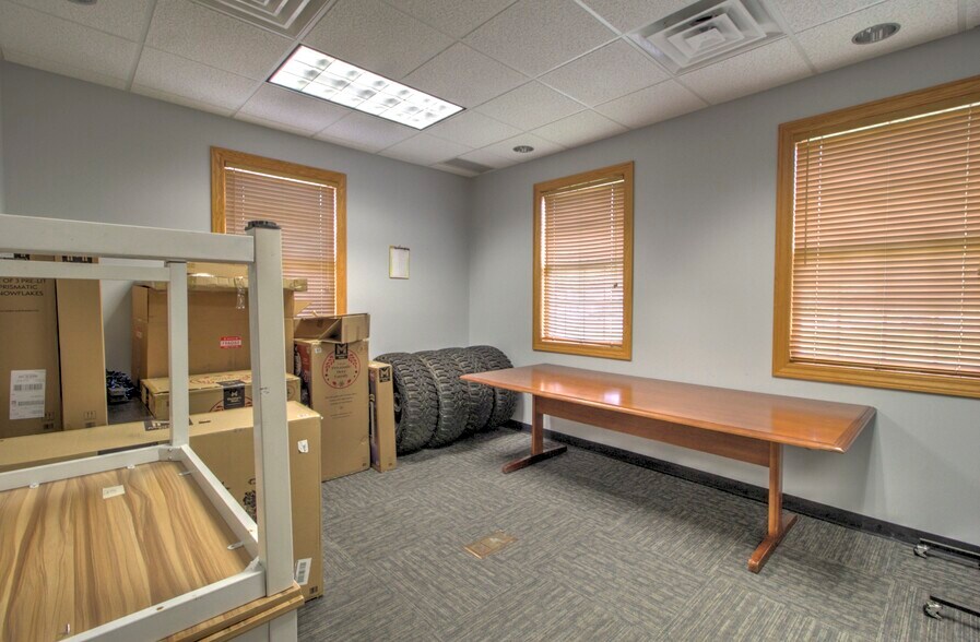 More Photos Of 366 N Portland Way, Galion Medical For Lease