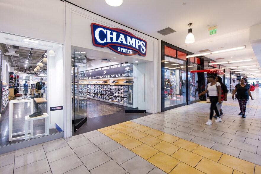 More Photos Of 2301-2401 Liberty Heights Ave, Baltimore Unknown For Lease