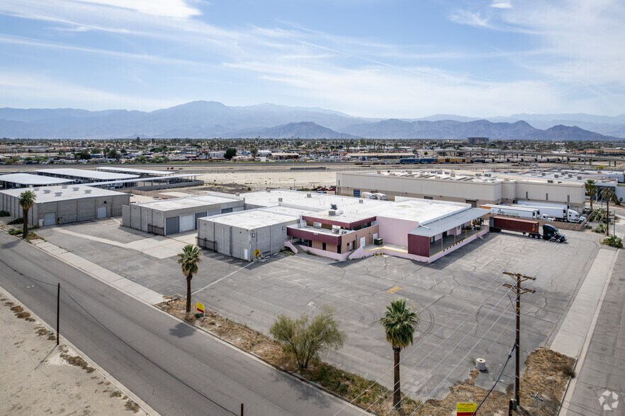 More Photos Of 45585 Commerce St, Indio Warehouse For Lease