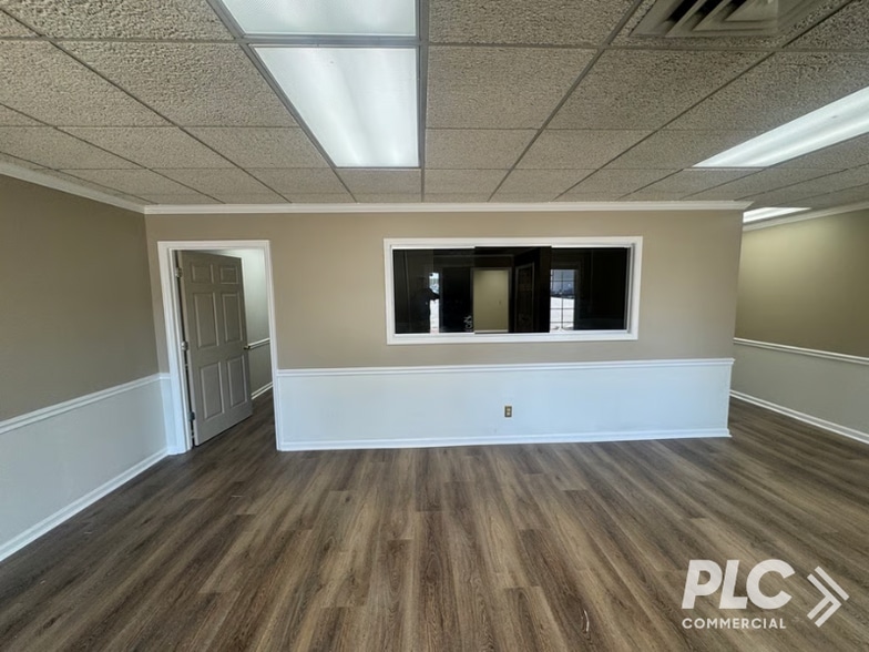 More Photos Of 88 Public Sq, Darlington Office For Lease