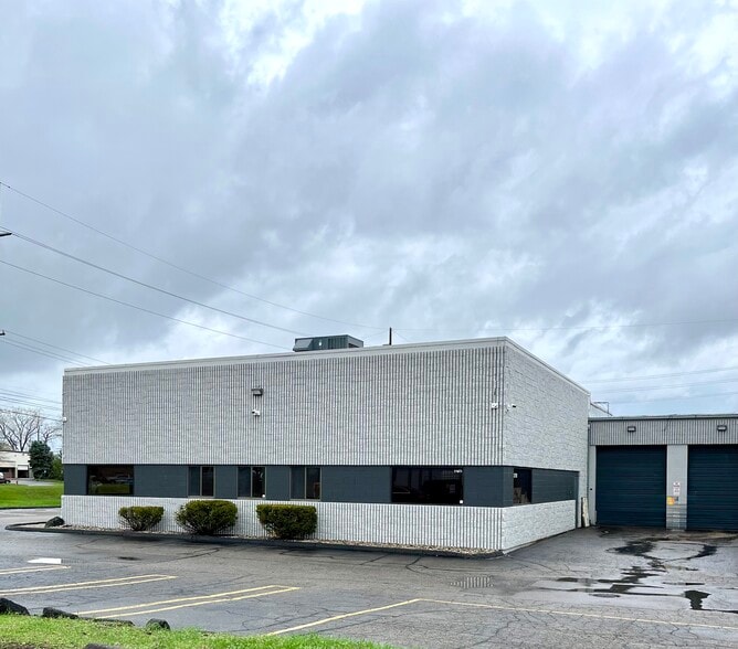 More Photos Of 12792 Currie Ct, Livonia Warehouse For Lease