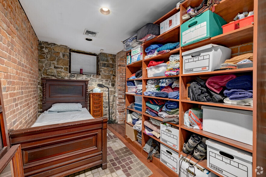 More Photos Of 2 Perry St, Morristown Office Residential For Sale