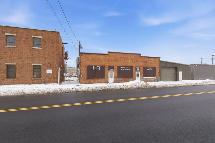 More Photos Of 906 Burnet Ave, Syracuse Warehouse For Sale
