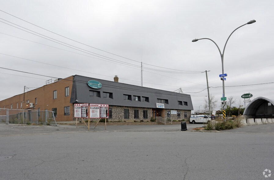 More Photos Of 4025-4025 Boul Leman, Laval Warehouse For Sale