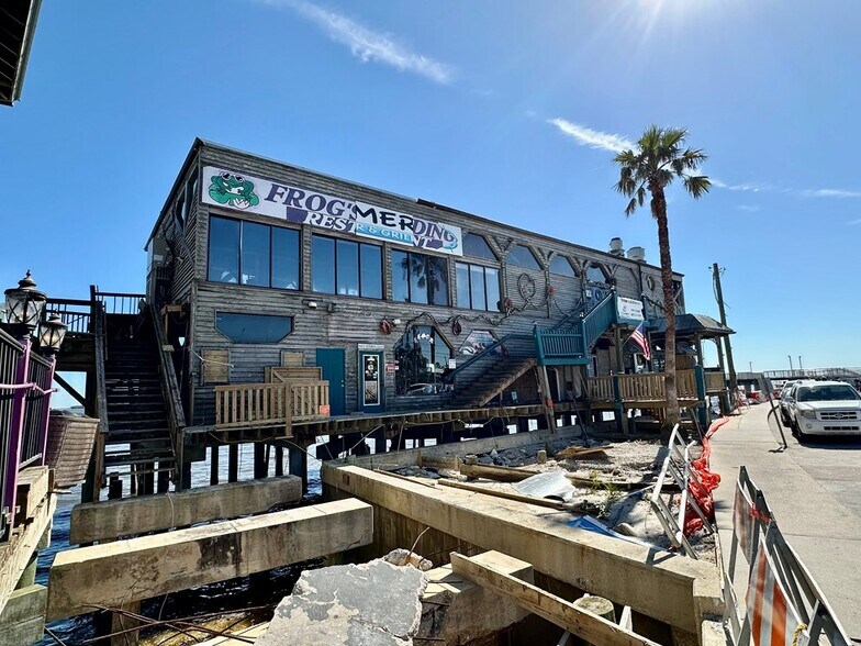 More Photos Of 450 Dock St, Cedar Key Freestanding For Sale