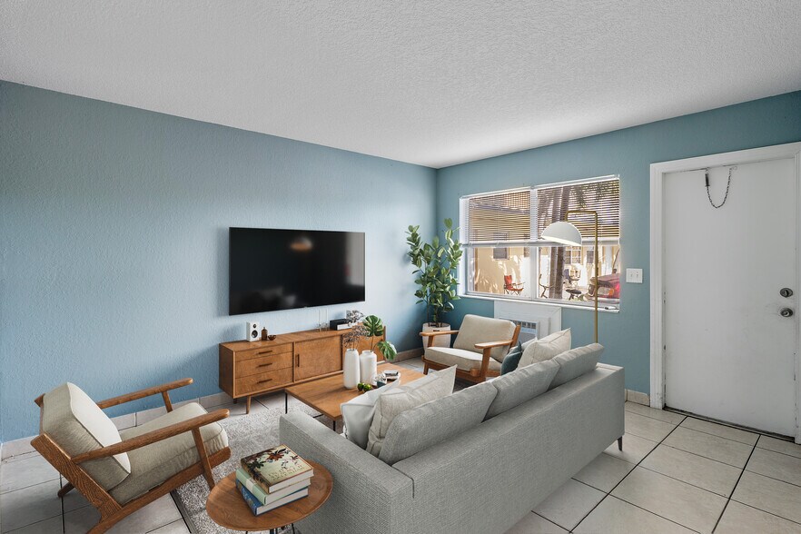More Photos Of 925 S K St, Lake Worth Apartments For Sale