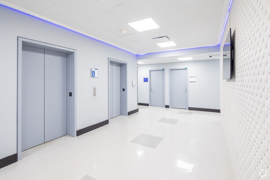 More Photos Of 2115 Finch Av W, Toronto Medical For Lease