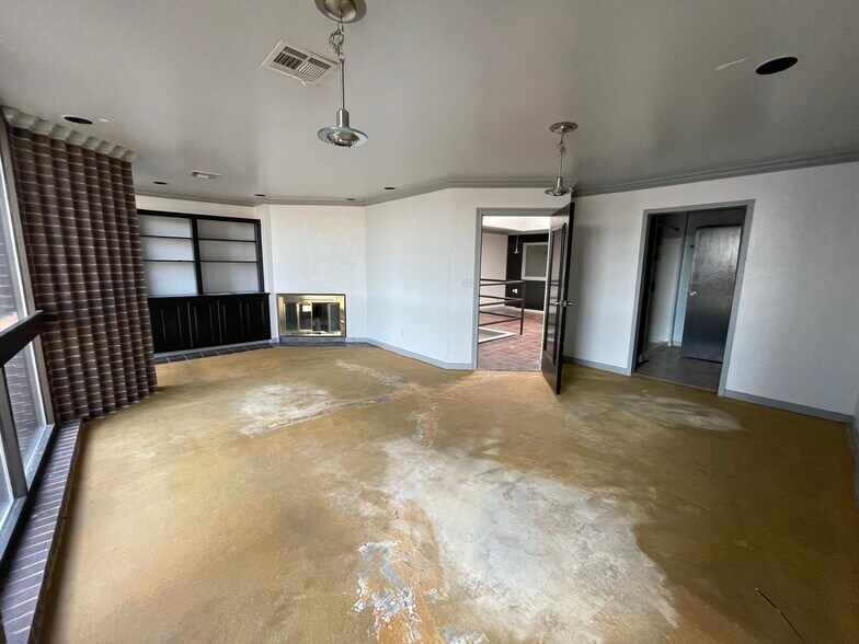 More Photos Of 615-617 N Broadway Ave, Oklahoma City Office For Lease