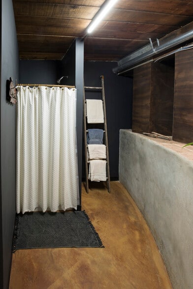 More Photos Of 11 Aleppo St, Providence Restaurant For Lease