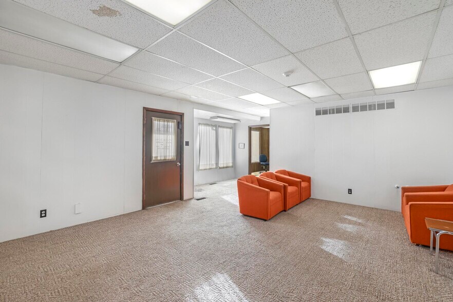 More Photos Of 507 Main Ave W, Twin Falls Flex For Sale