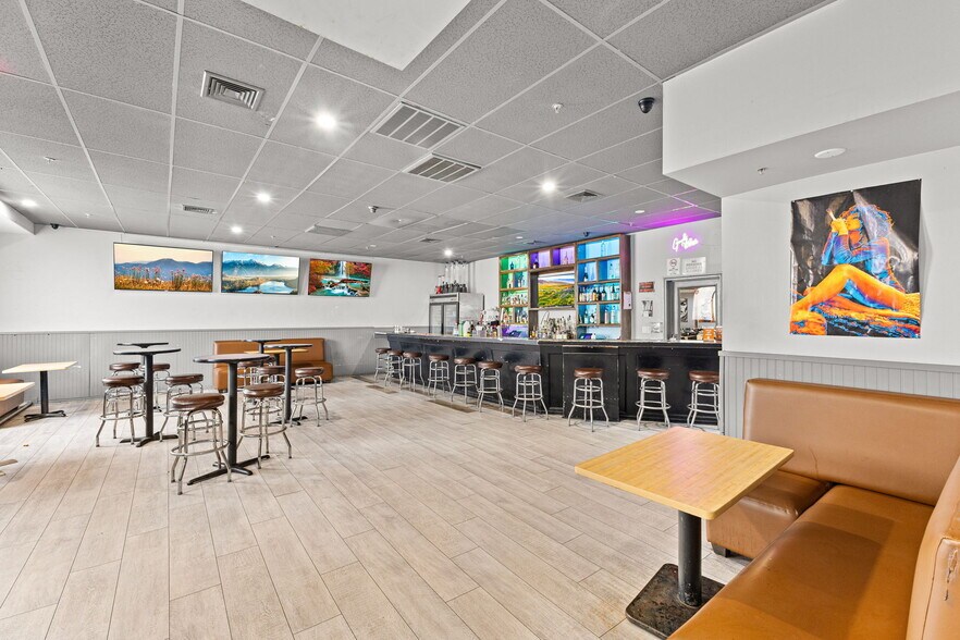 More Photos Of 1615-1623 Acushnet Ave, New Bedford Restaurant For Sale