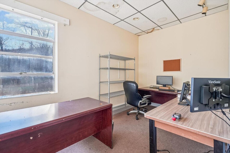 More Photos Of 113 Aileen Rd, Flint Hill Warehouse For Sale