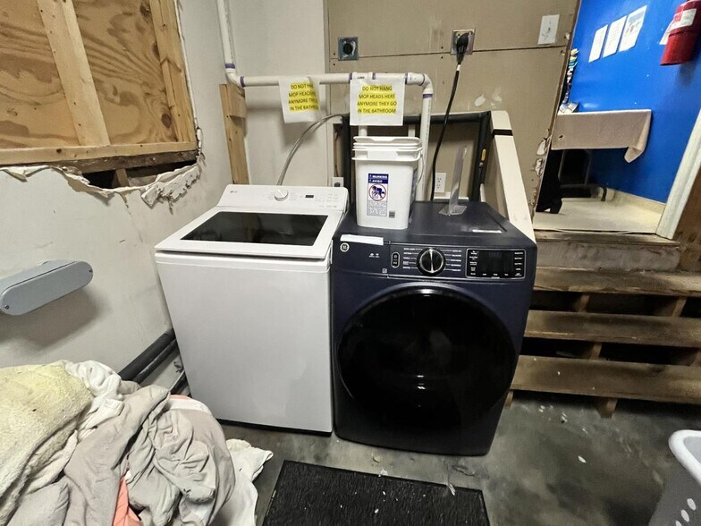 More Photos Of 2220 Laskin Rd, Virginia Beach Freestanding For Sale