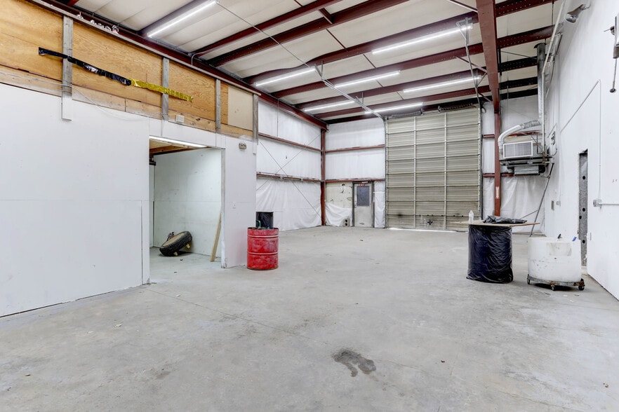 More Photos Of 1210 S El Paso St, Colorado Springs Warehouse For Lease