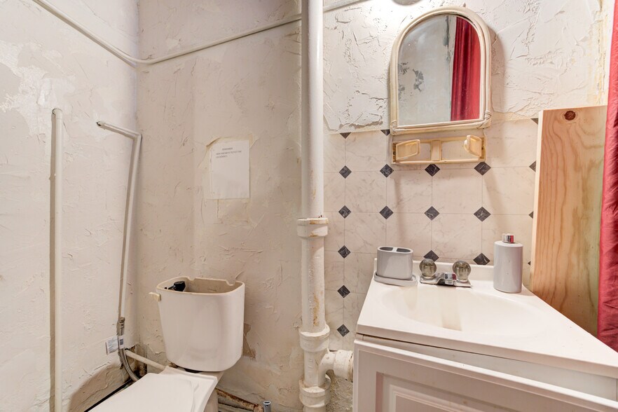 More Photos Of 1923 N Lottie Ave, Oklahoma City Storefront For Sale