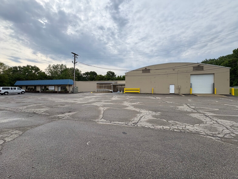 More Photos Of 1285 N Indianapolis Rd, Columbus Industrial For Sale
