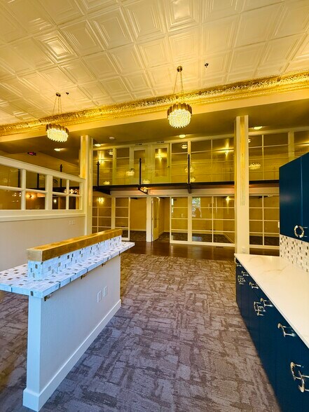 More Photos Of 447 State St, Salem Apartments For Lease