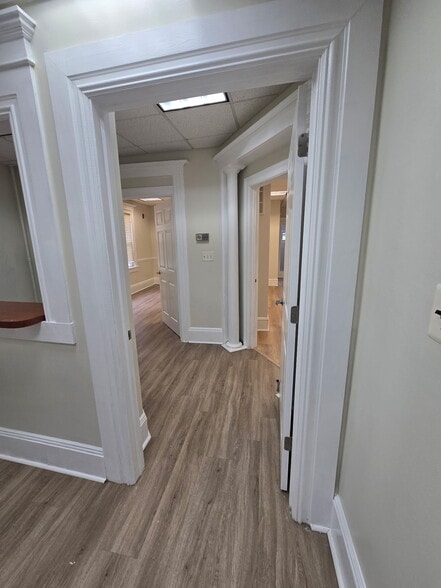 More Photos Of 7247 Amboy Rd, Staten Island Office Residential For Lease