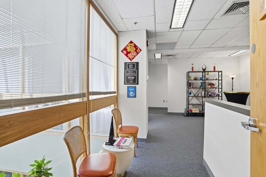 More Photos Of 101 Cambridge St, Burlington Medical For Lease