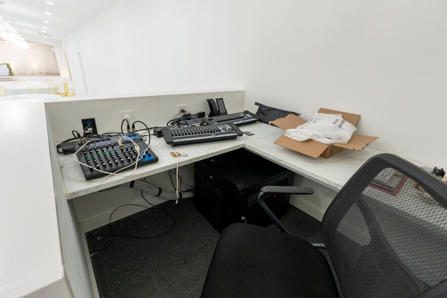 More Photos Of 6815 Shiloh Unity Rd, Lancaster Specialty For Sale