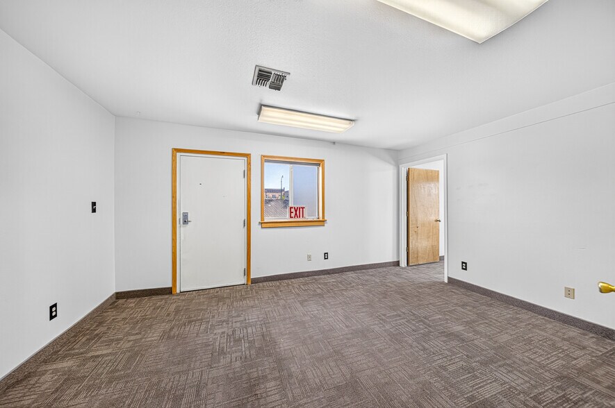 More Photos Of 618 Idaho St, Elko Office For Lease
