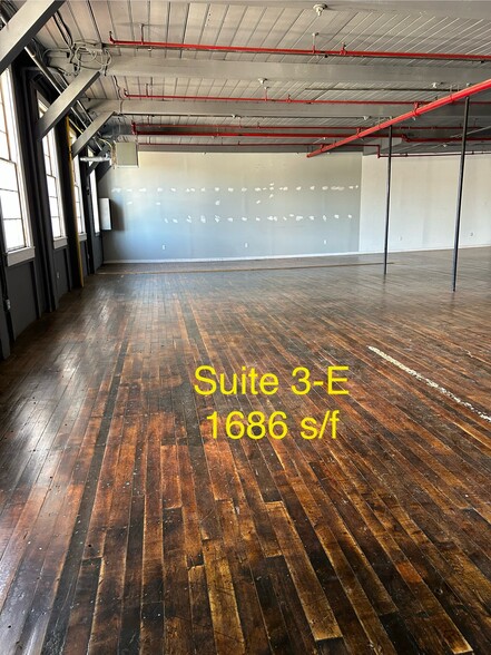 More Photos Of 30 Echo Lake Rd, Watertown Warehouse For Lease