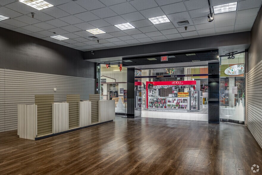 More Photos Of 2209 Richland Mall, Mansfield Unknown For Sale