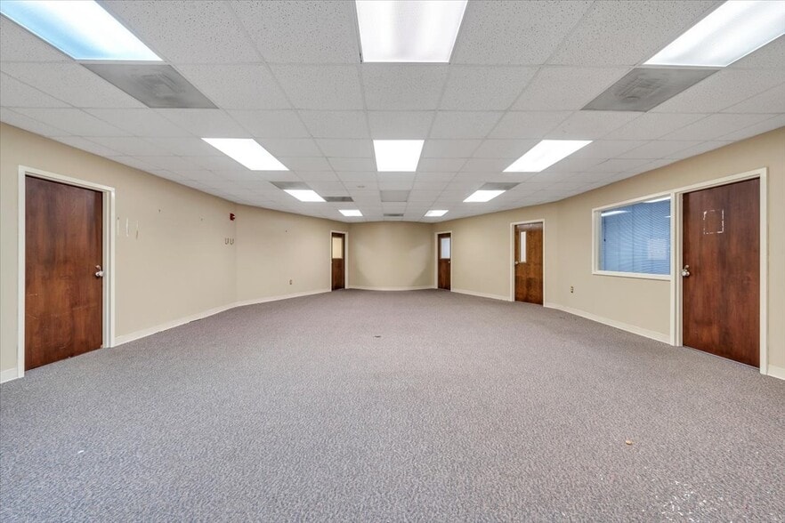 More Photos Of 210 S Jefferson St, Roanoke Loft Creative Space For Sale