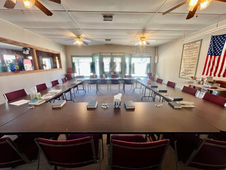 More Photos Of 309 FM 480, Center Point Fast Food For Sale