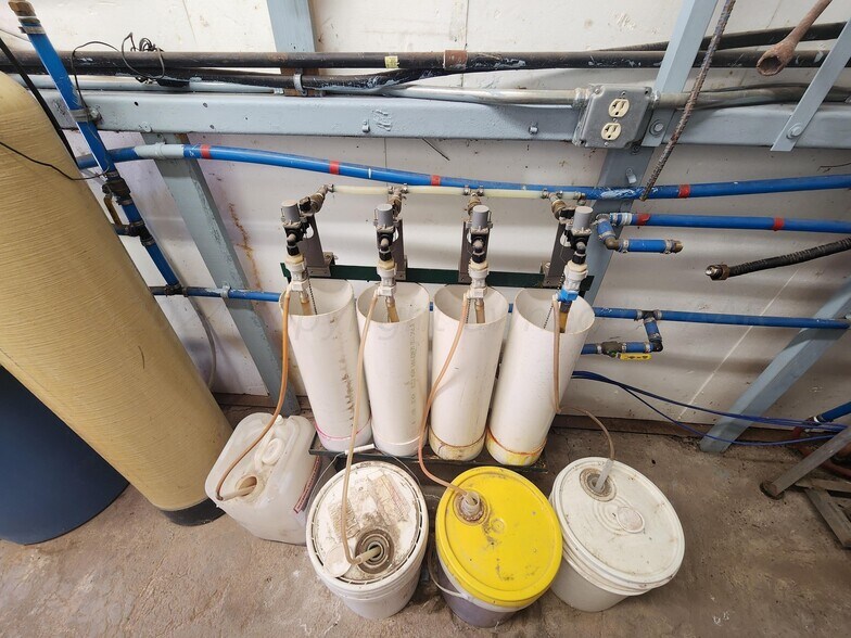 More Photos Of 2001 E Oklahome Ave, Wheeler Carwash For Sale