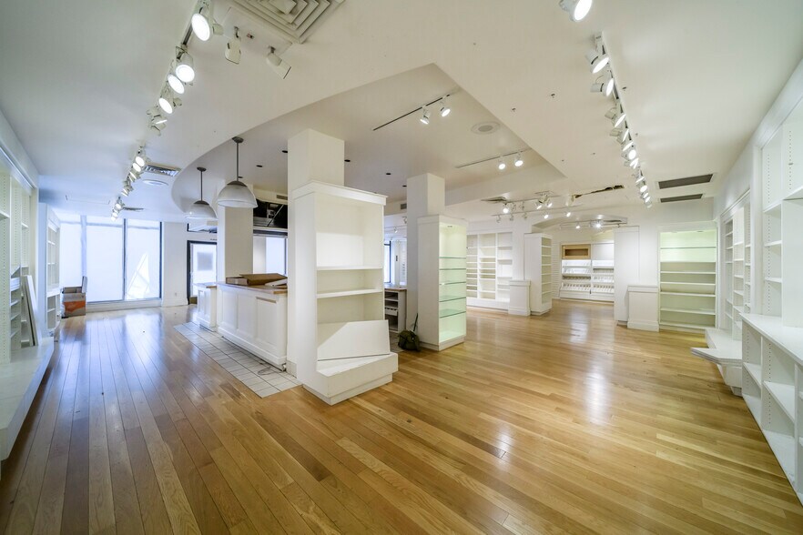 More Photos Of 2000-2020 Chestnut St, San Francisco Storefront Retail Residential For Lease