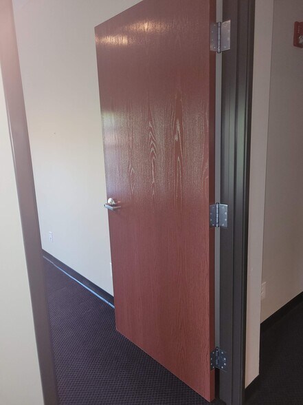 More Photos Of 116 County Line Rd W, Westerville Loft Creative Space For Lease