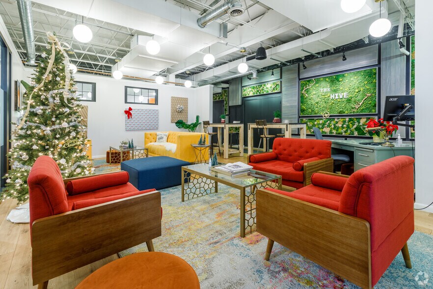 More Photos Of 2722 E Michigan Ave, Lansing Loft Creative Space For Lease