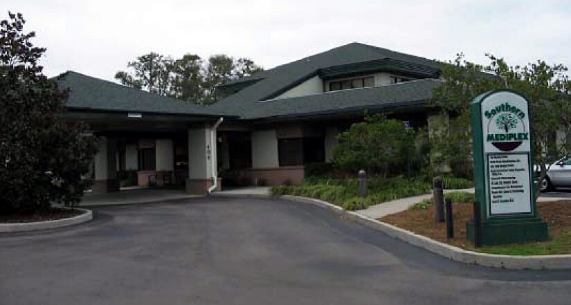 More Photos Of 404 NW Hall of Fame Dr, Lake City Medical For Lease