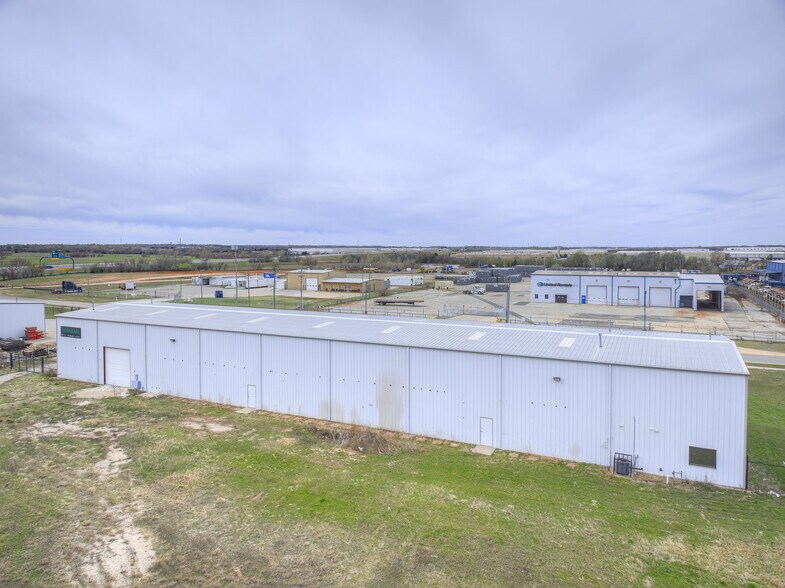 More Photos Of 4900 S Rockwell St, Oklahoma City Warehouse For Lease