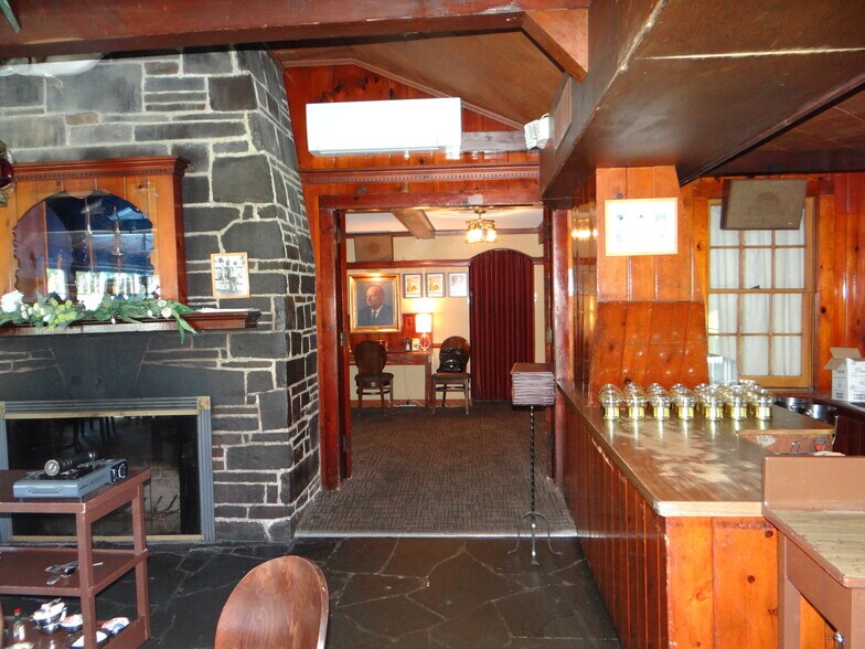 More Photos Of 1725 US-9W Hwy, Milton Hospitality For Sale