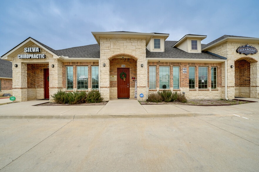 More Photos Of 1802 Mansfield Webb Rd, Mansfield Unknown For Lease