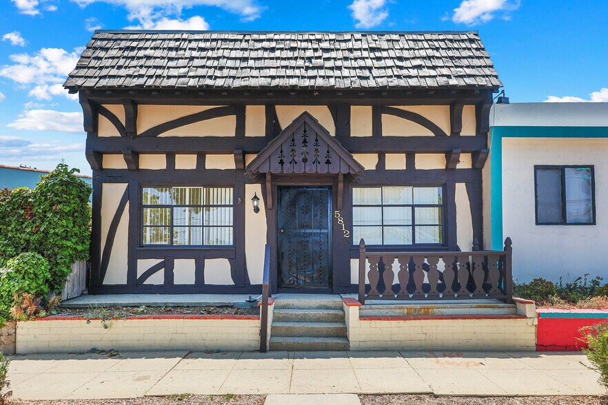 More Photos Of 5812 Venice Blvd, Los Angeles Showroom For Sale