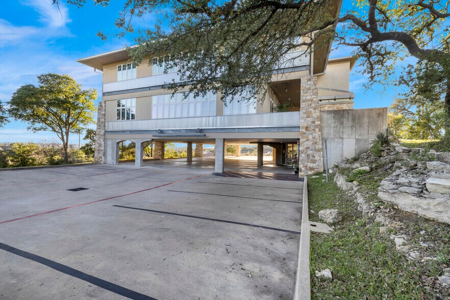 More Photos Of 8121 Bee Caves Rd, Austin Office For Lease