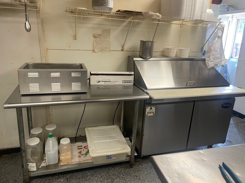 More Photos Of 102 5th St, Lincoln Restaurant For Sale