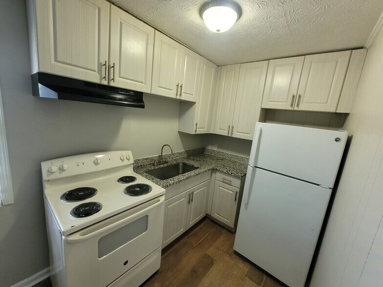 More Photos Of 2553 Lower Wetumpka Rd, Montgomery Apartments For Sale