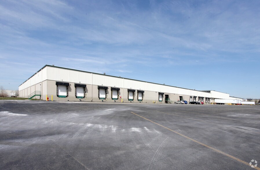 More Photos Of 5645 W 82nd St, Indianapolis Warehouse For Lease
