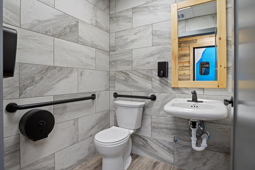 More Photos Of 6893 TX-19, Crockett Freestanding For Sale