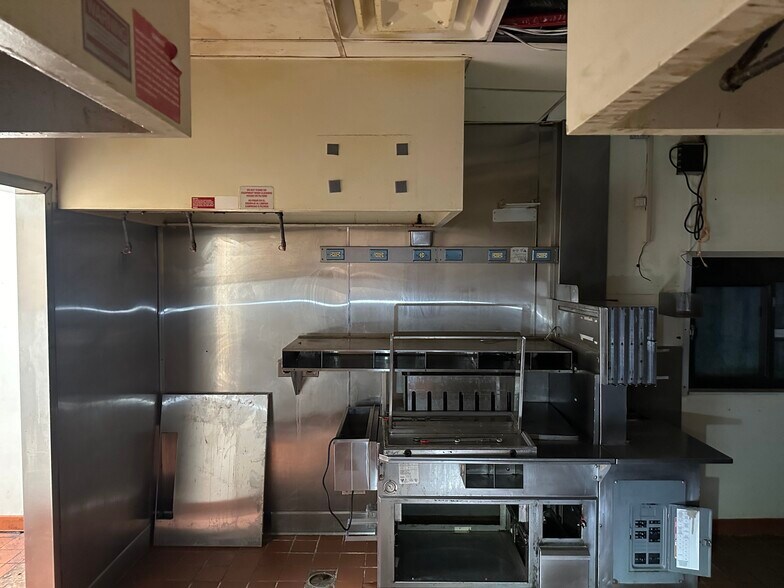 More Photos Of 4595 E Main St, Whitehall Fast Food For Sale