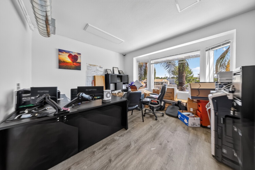 More Photos Of 20847 Sherman Way, Canoga Park Office For Sale