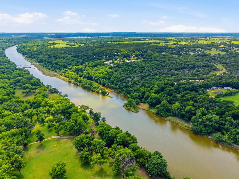 More Photos Of 6725 Rollins Rd, Granbury Specialty For Sale