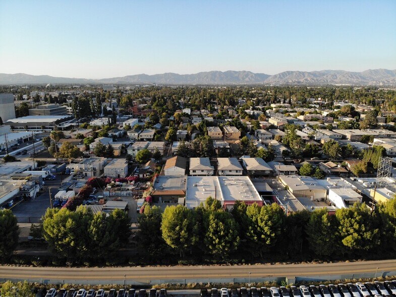 Primary Photo Of 14222-14226 Aetna St, Van Nuys Warehouse For Lease