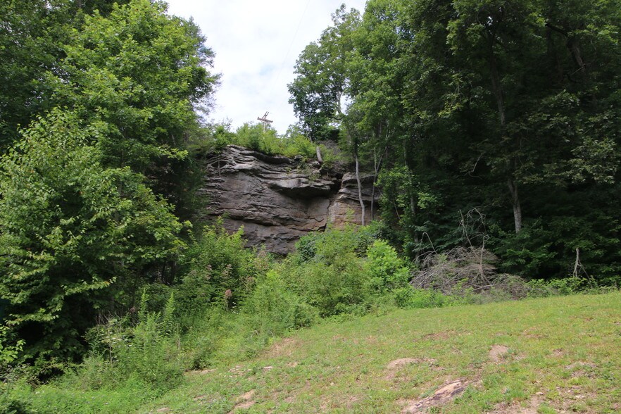 More Photos Of 11251 Highway 90, Parkers Lake Hotel For Sale